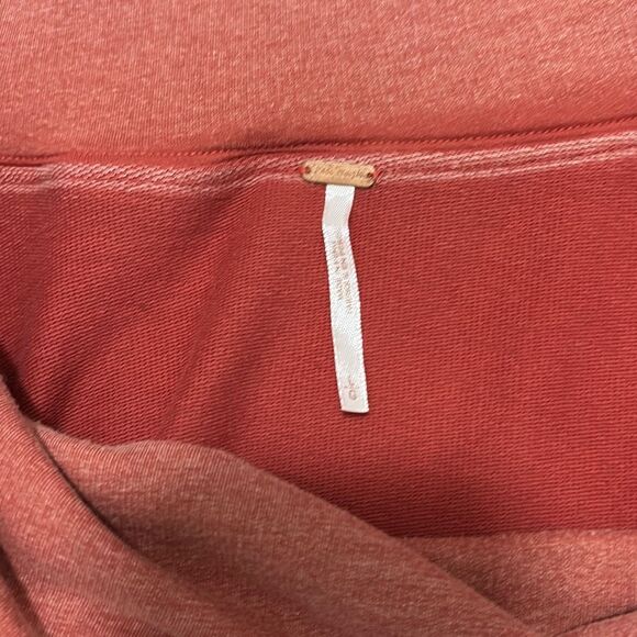 Free People off shoulder pull over sweatshirt size large - Picture 2 of 3